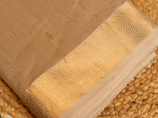 Maheshwari Zari & Resham Thread Border with allover Butti Weaving