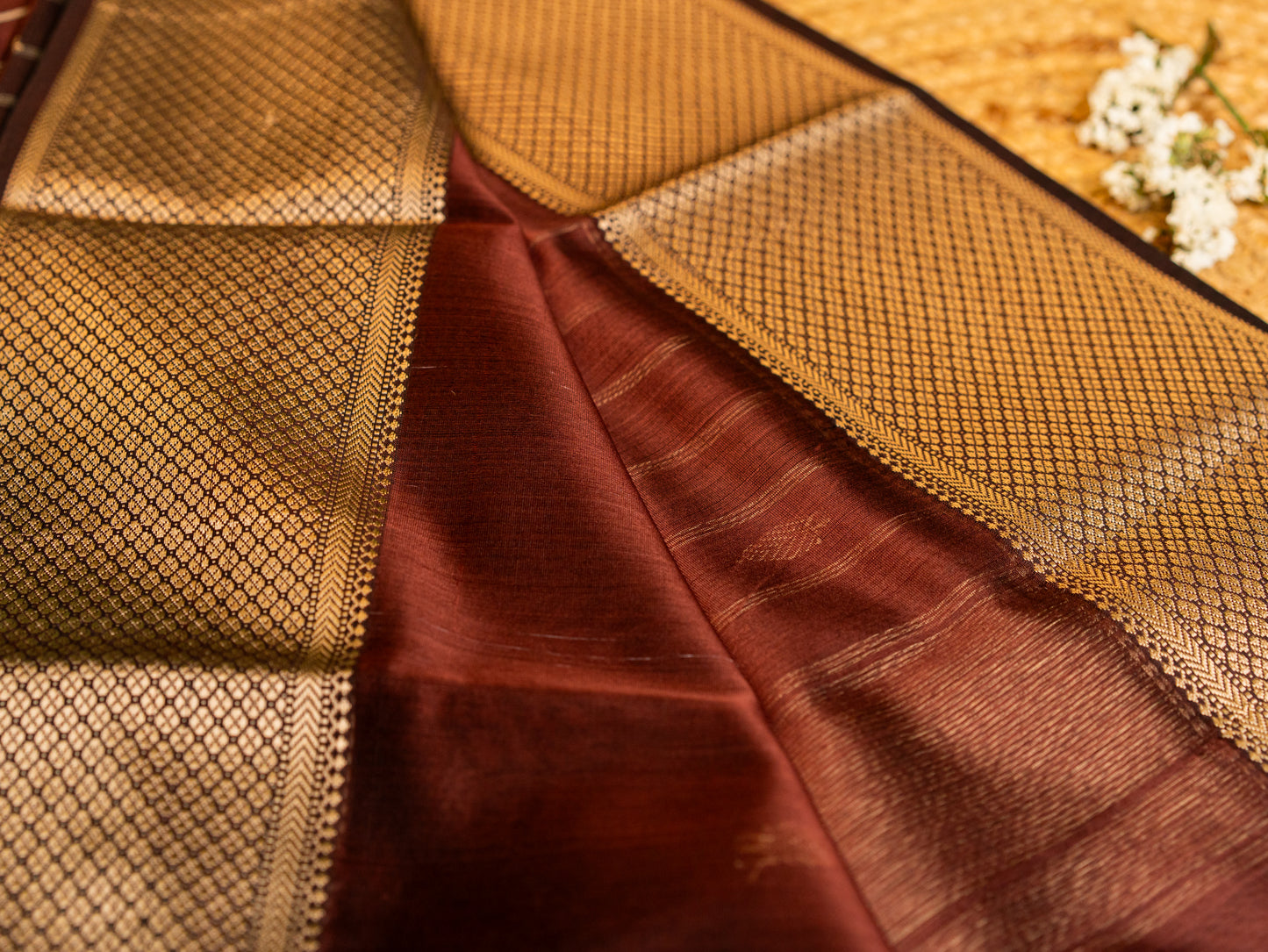 Maheshwari Resham Thread & Zari Border Sarees with all over Thread & Zari Butti weaving