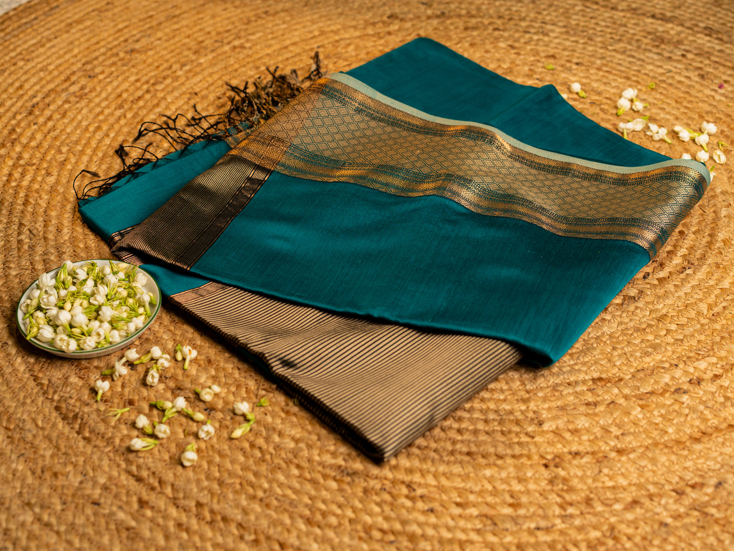 Maheshwari Zari Chatai Border Saree