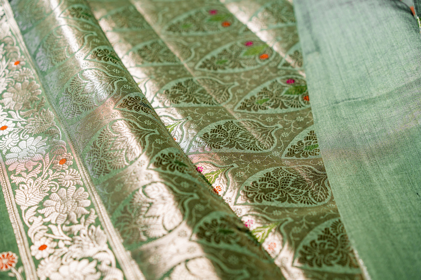 Raw Mango silk with jari weaving