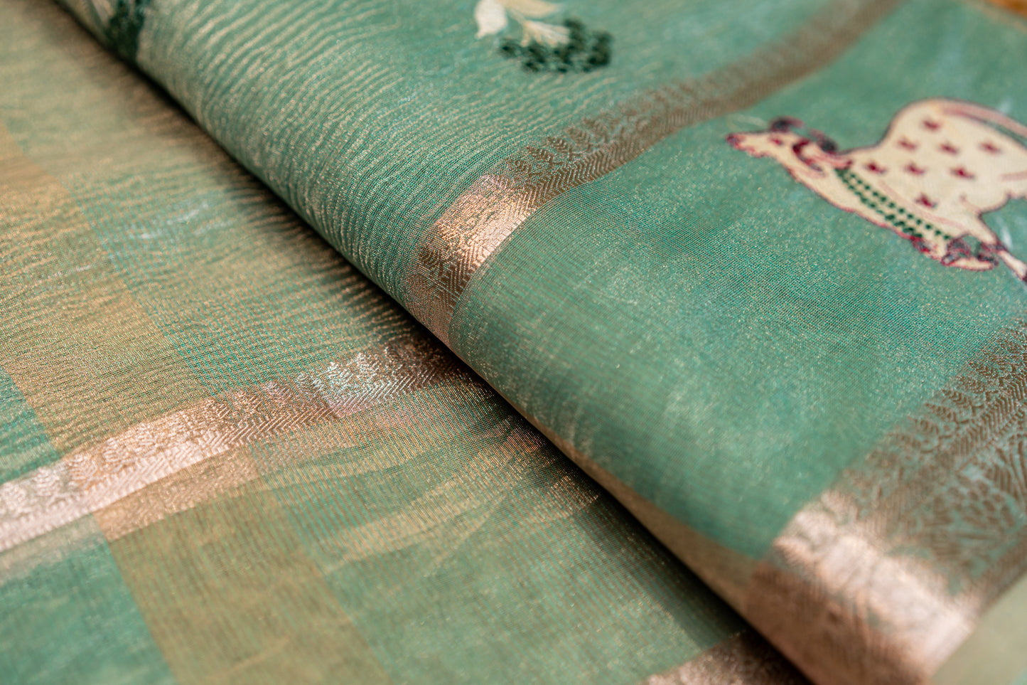 Crush Tissue saree with motif embroidery