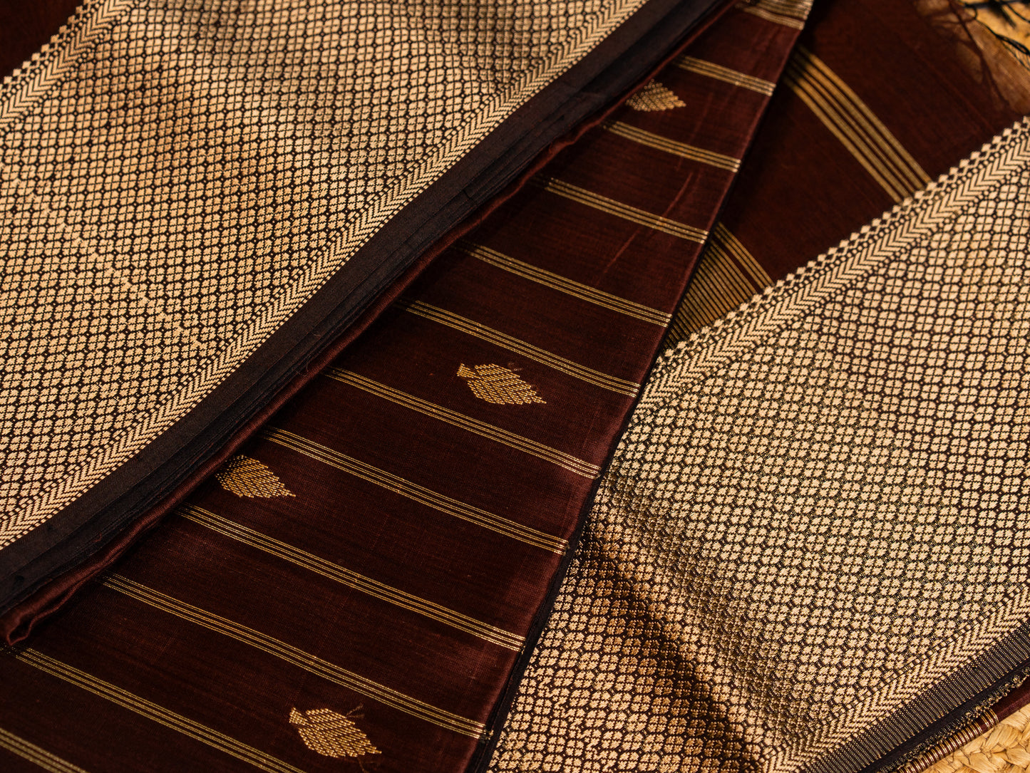 Maheshwari Resham Thread & Zari Border Sarees with all over Thread & Zari Butti weaving