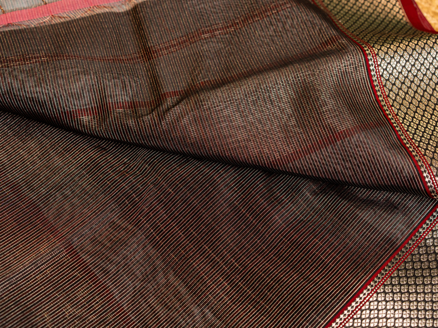 Zari Skirt Border with plain body