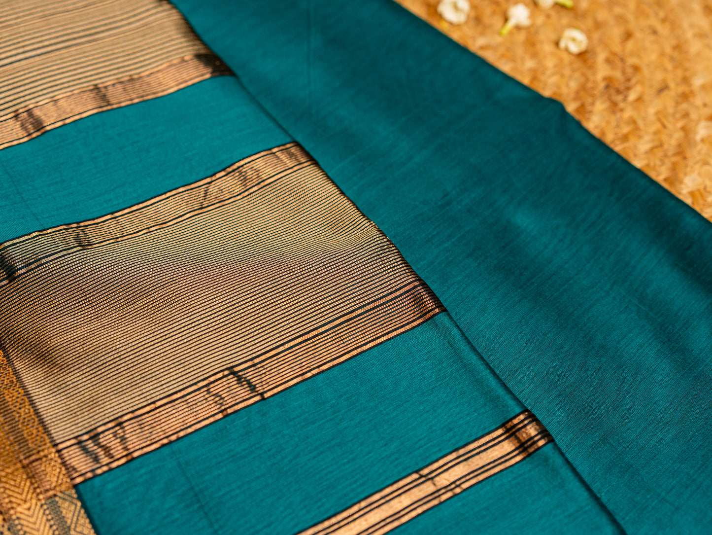 Maheshwari Zari Chatai Border Saree