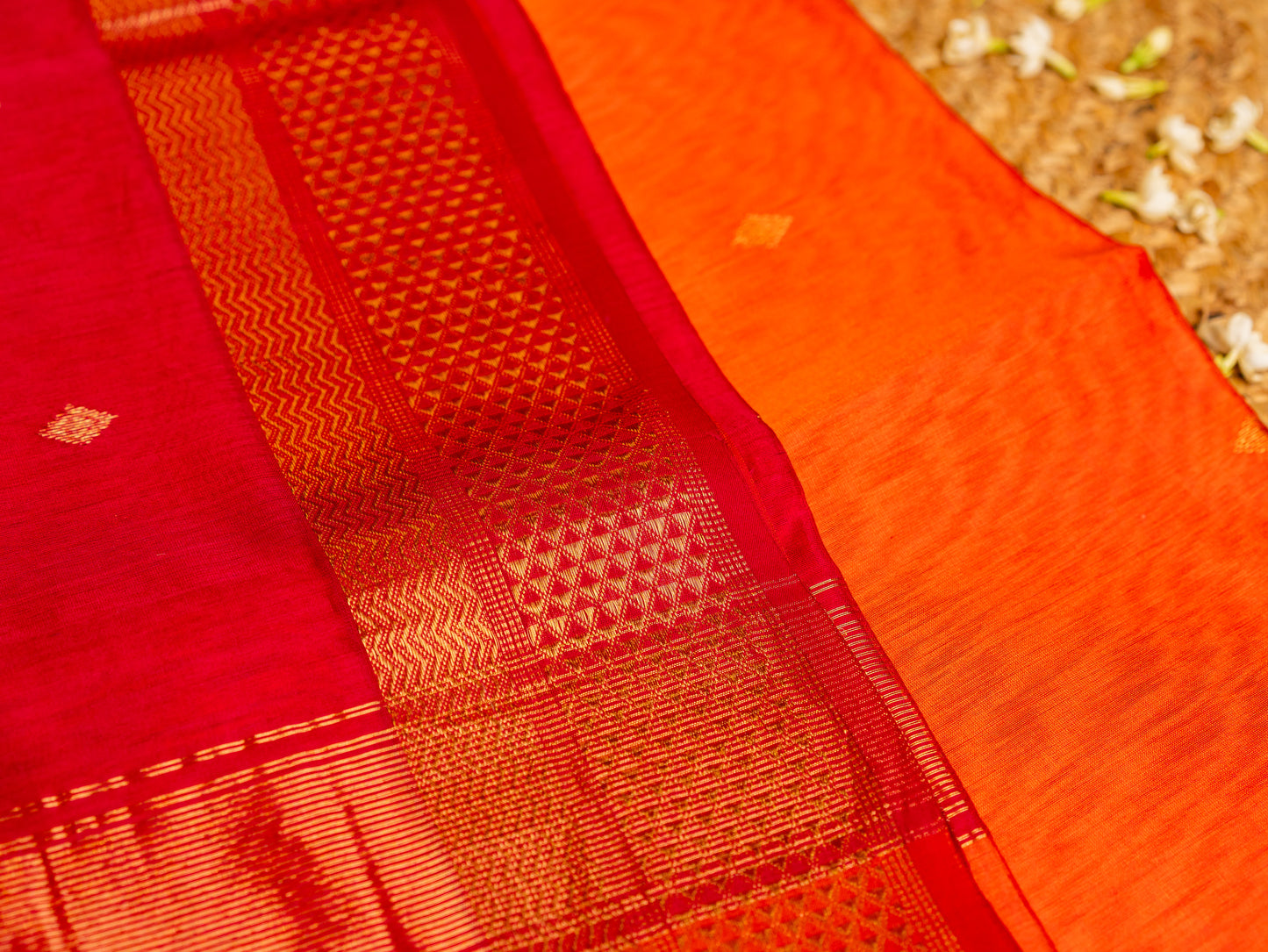 Maheshwari Zari & Resham Thread Border with allover Butti Weaving