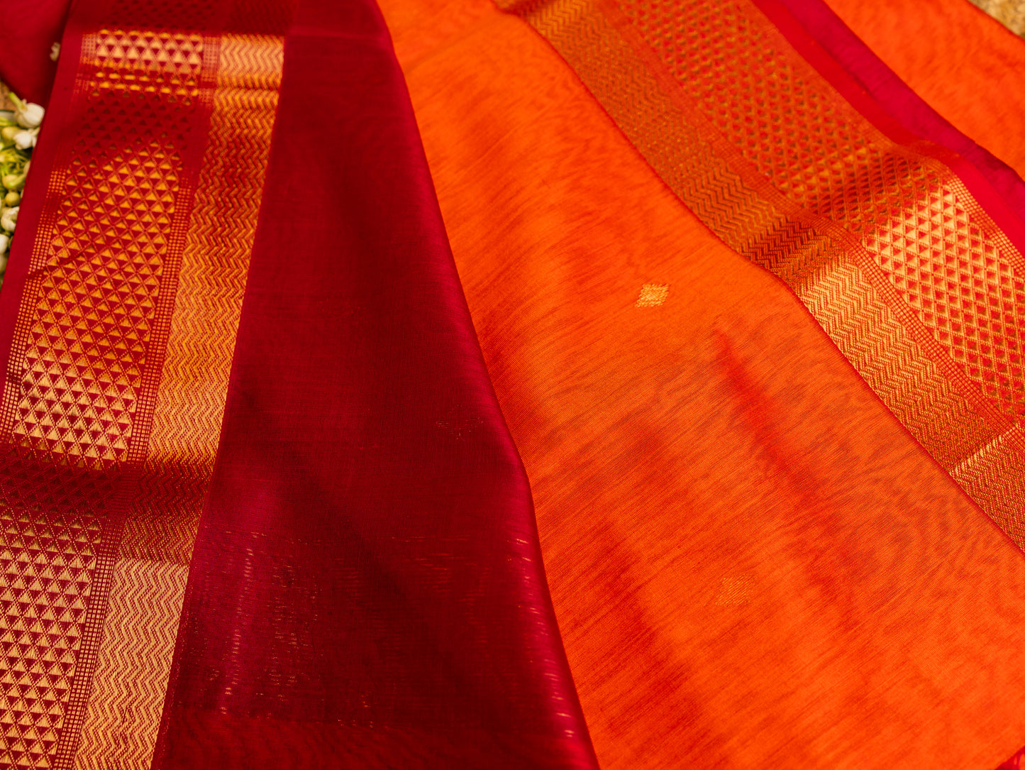 Maheshwari Zari & Resham Thread Border with allover Butti Weaving