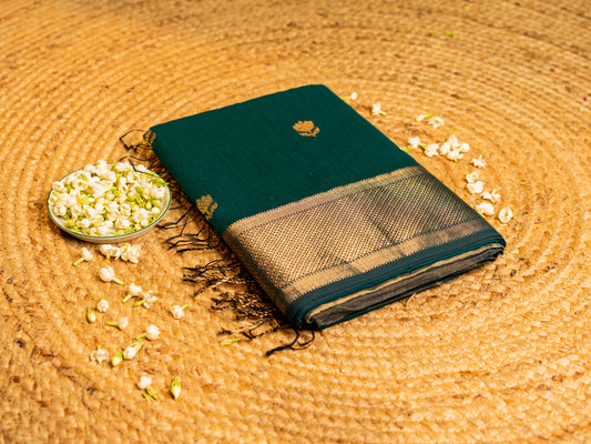 Maheshwari Lotus Butti Weaving