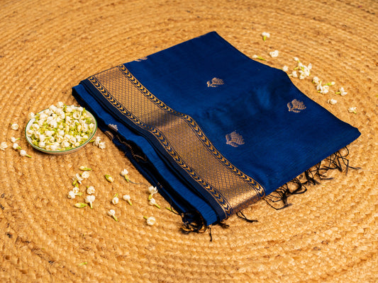 Maheshwari Lotus Butti Weaving