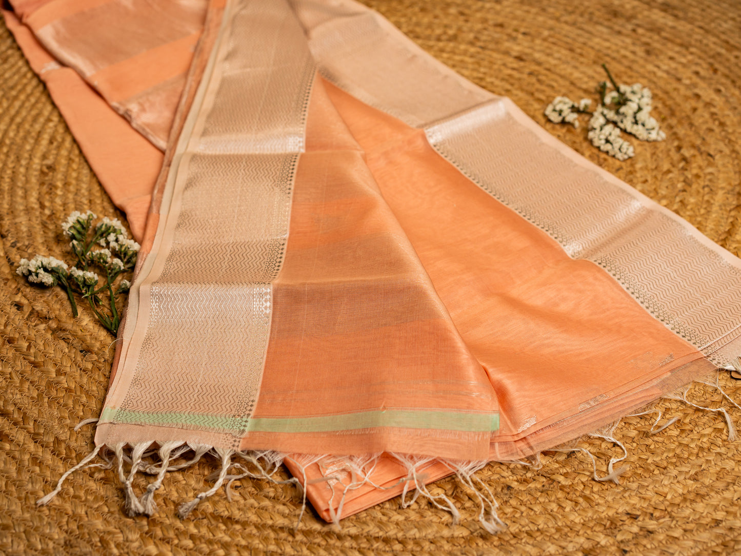 Maheshwari Silver Zari Border with Butti Weaving