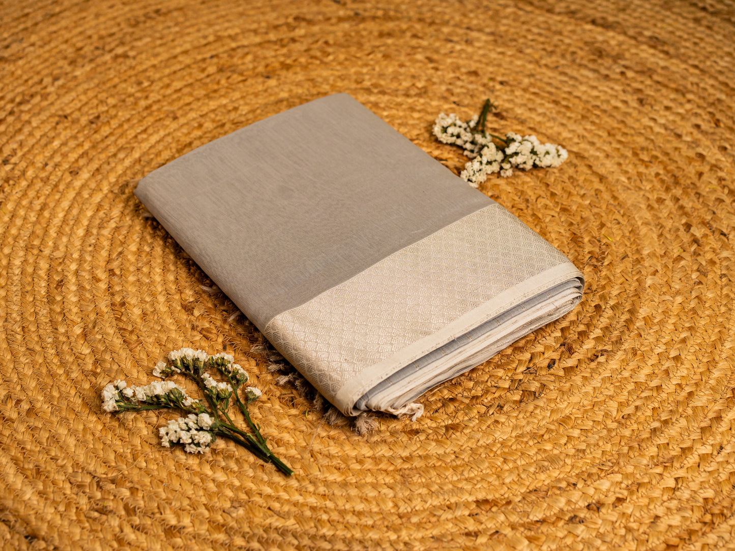 Maheshwari Silver Zari Broad Border with Plain Body