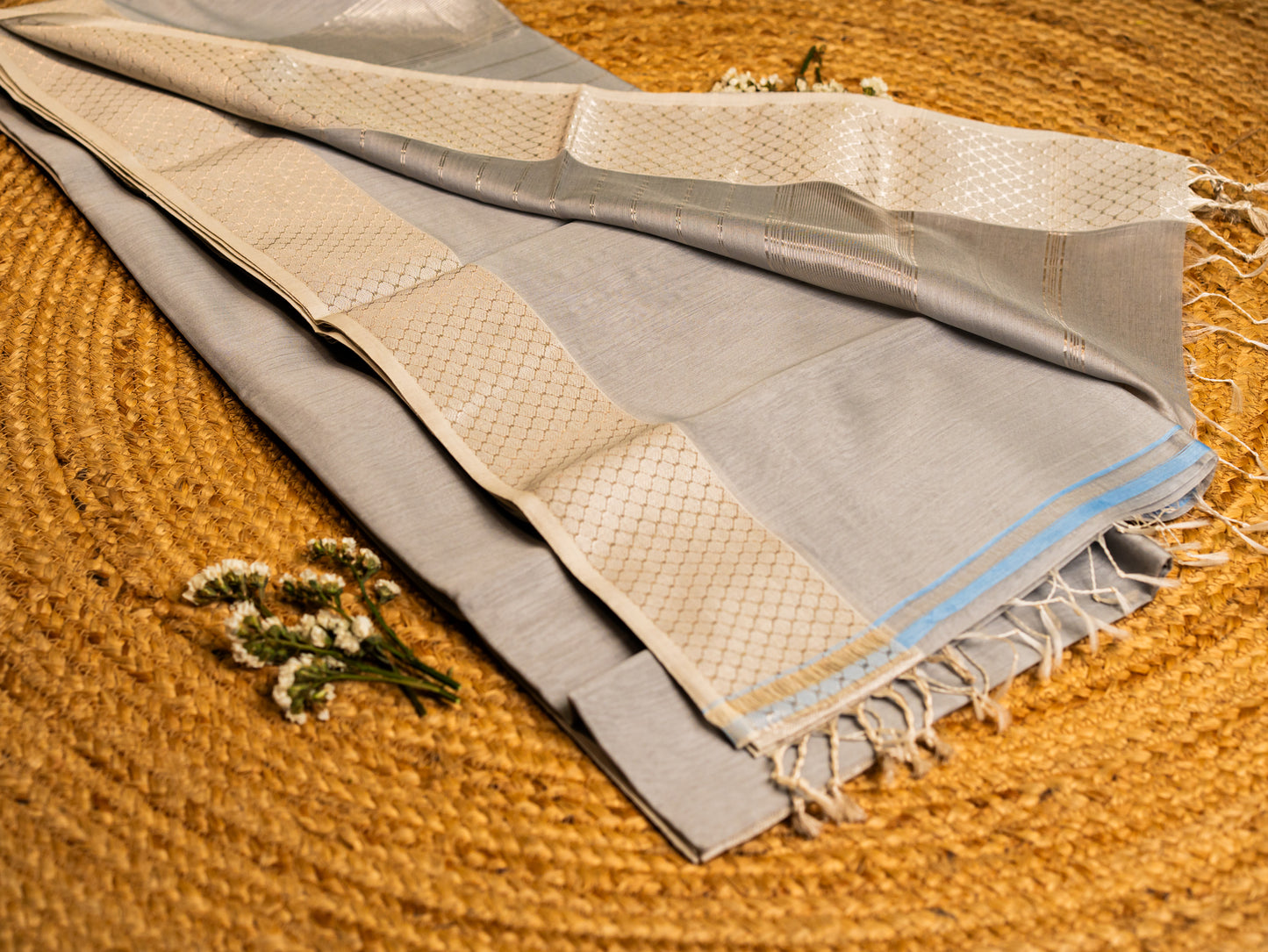 Maheshwari Silver Zari Broad Border with Plain Body