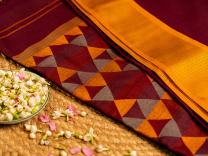 Maheshwari Rich Pyramid Weave Pallu in Ganga Jamuna Thread Border