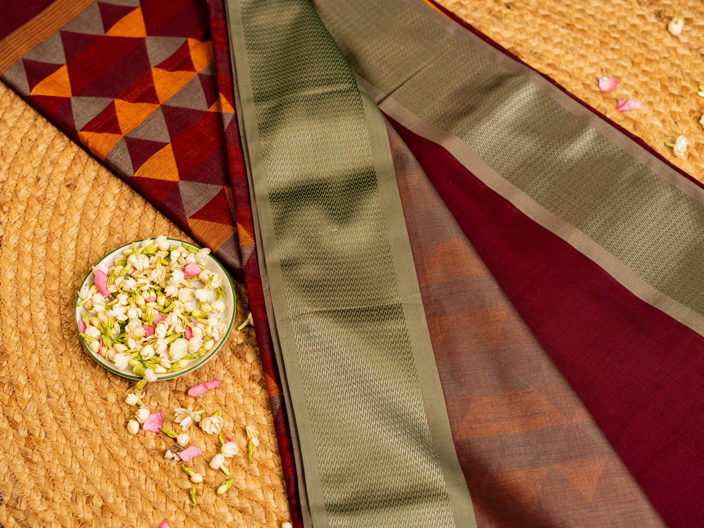 Maheshwari Rich Pyramid Weave Pallu in Ganga Jamuna Thread Border