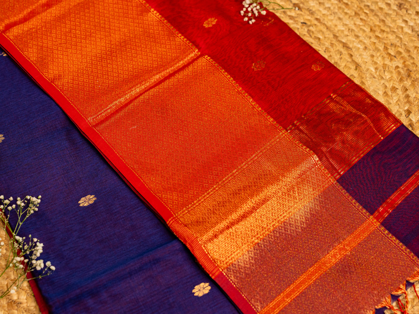 Maheshwari Zari & Resham Thread Border with allover Butti Weaving