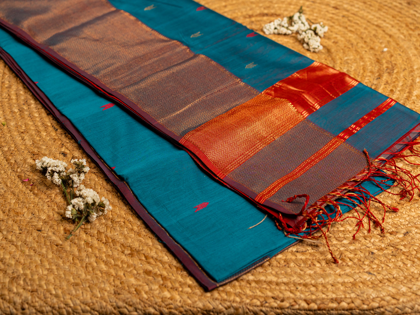 Maheshwari Zari & Resham Thread Border with allover Butti Weaving