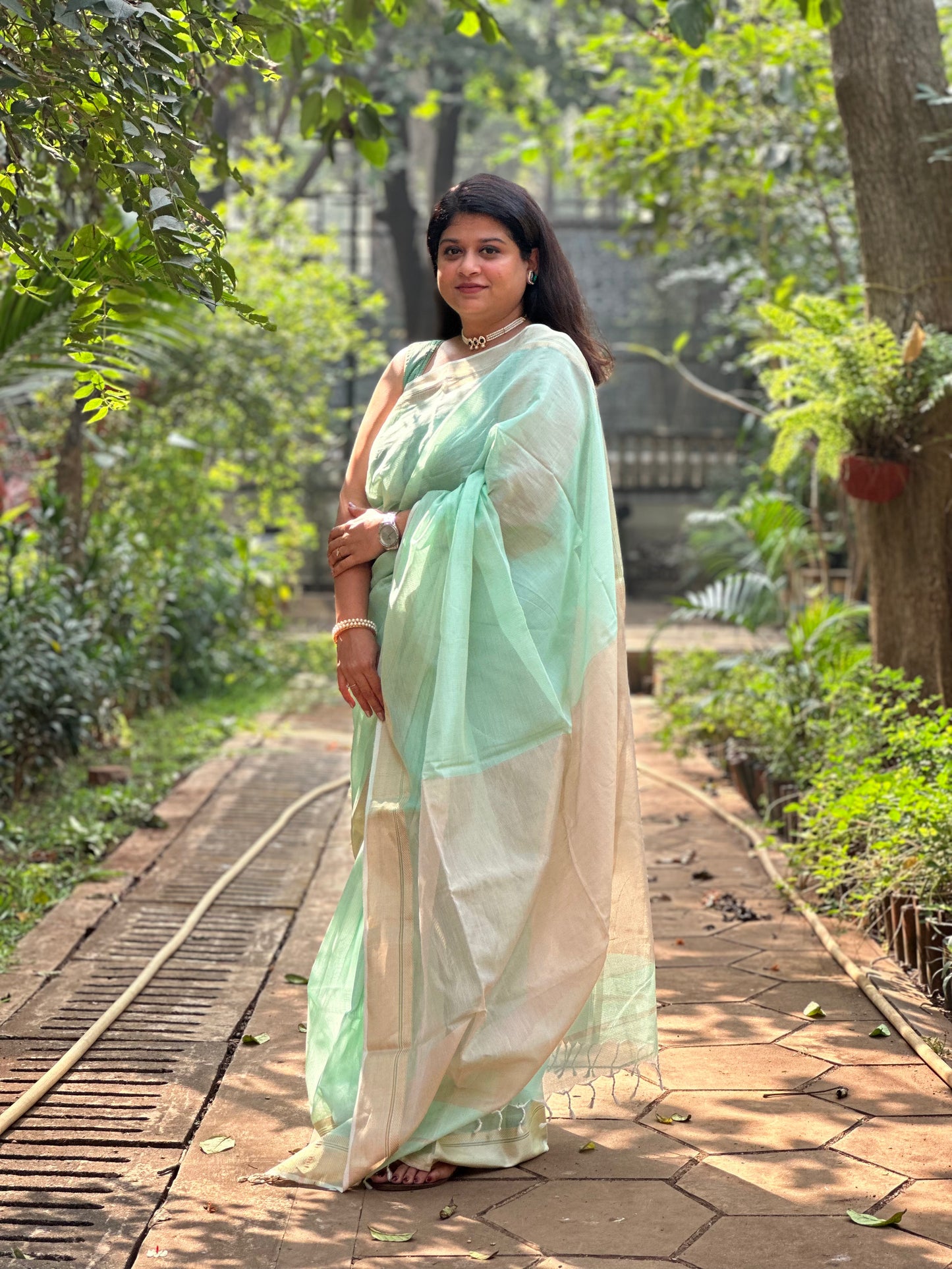 Maheshwari Self Zari Lining Saree with Traditional Zari Border