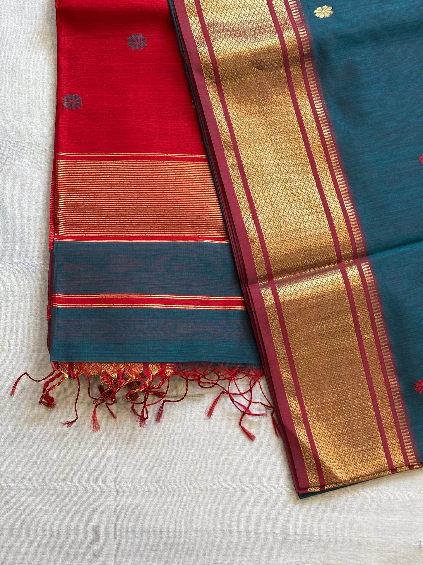 Traditional Maheshwari Paithani Border with all over Zari Butti Weaving