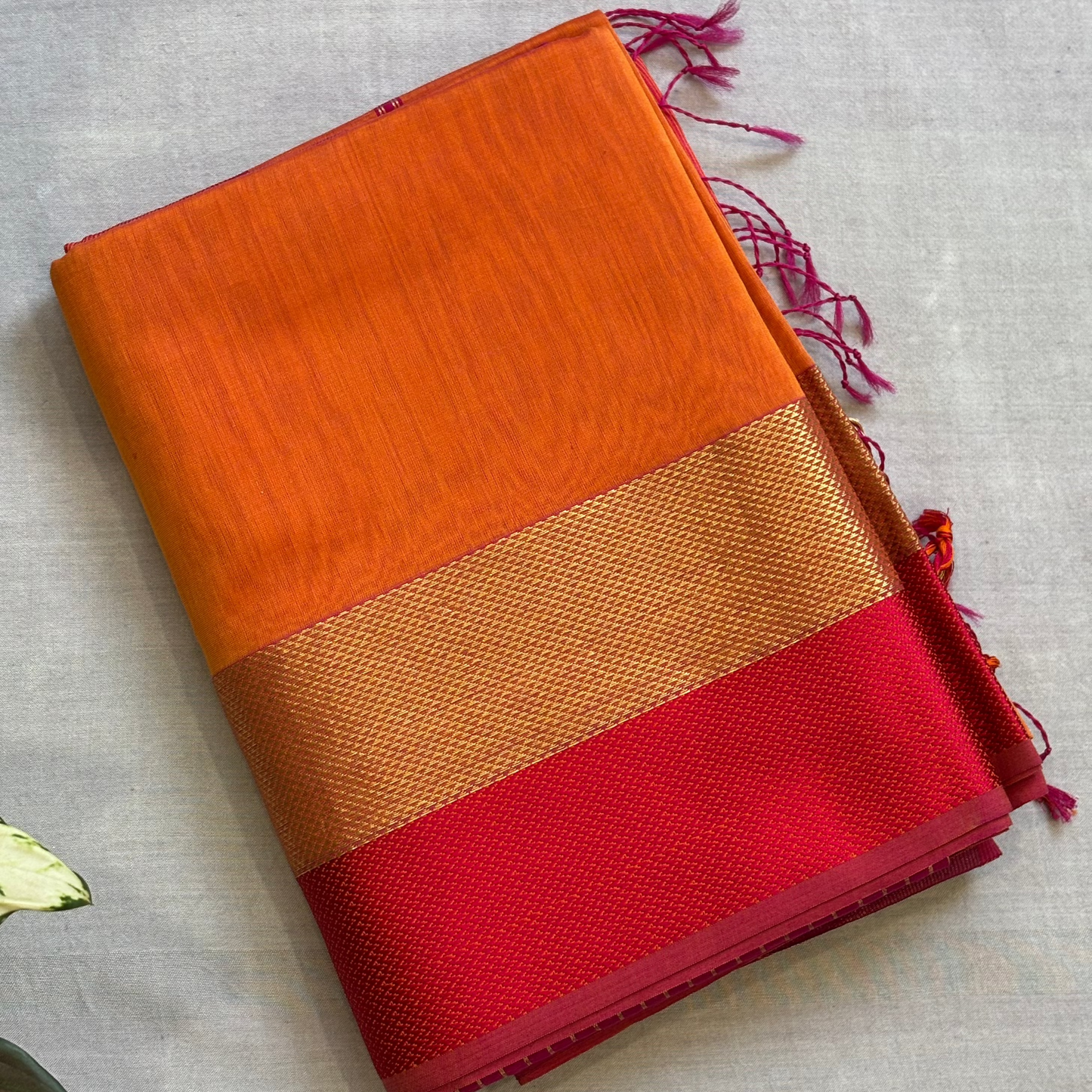 Exclusive Maheshwari Zari & Resham Thread Border Saree