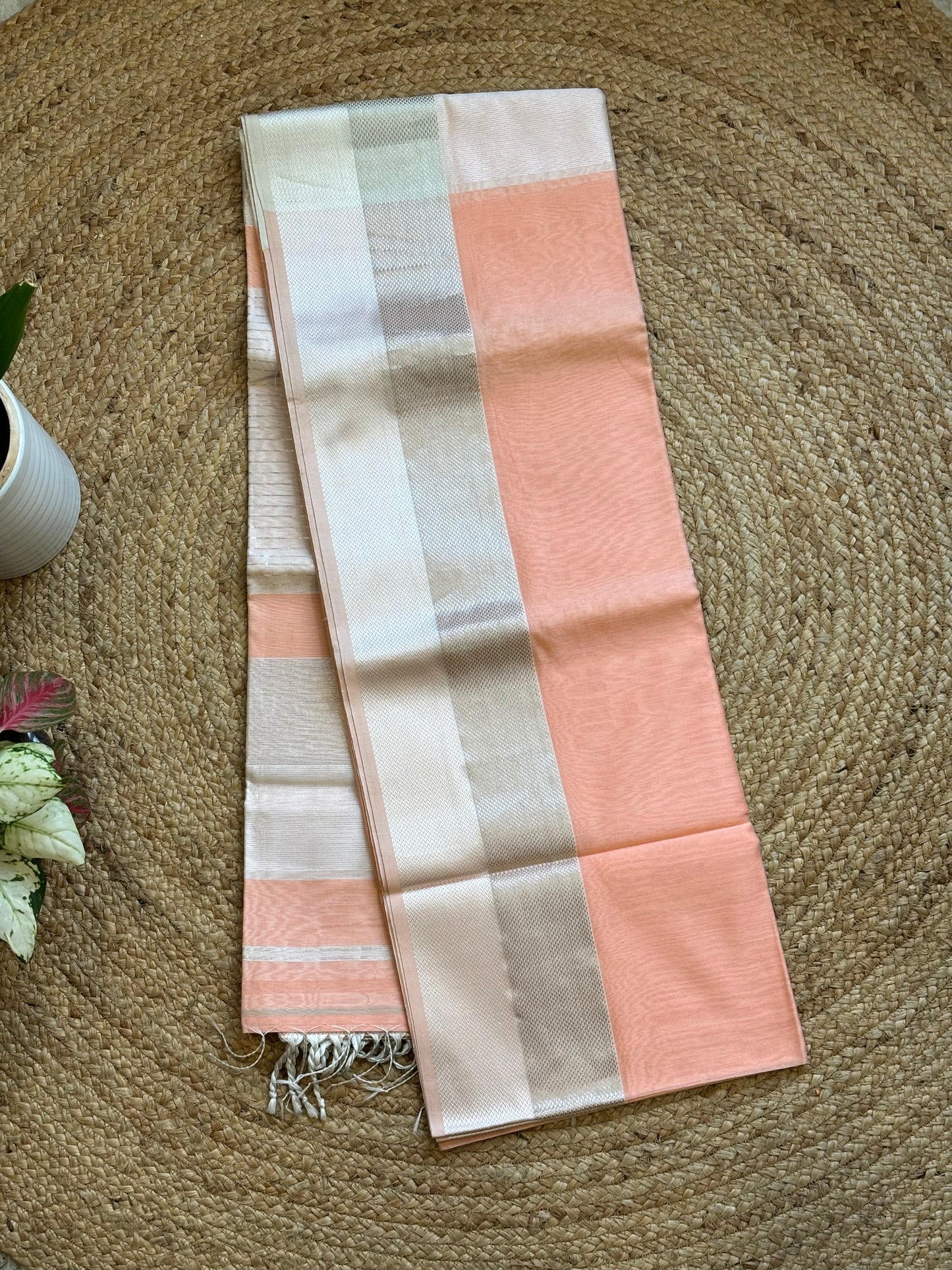 Maheshwari Zari & Resham Thread Border Saree