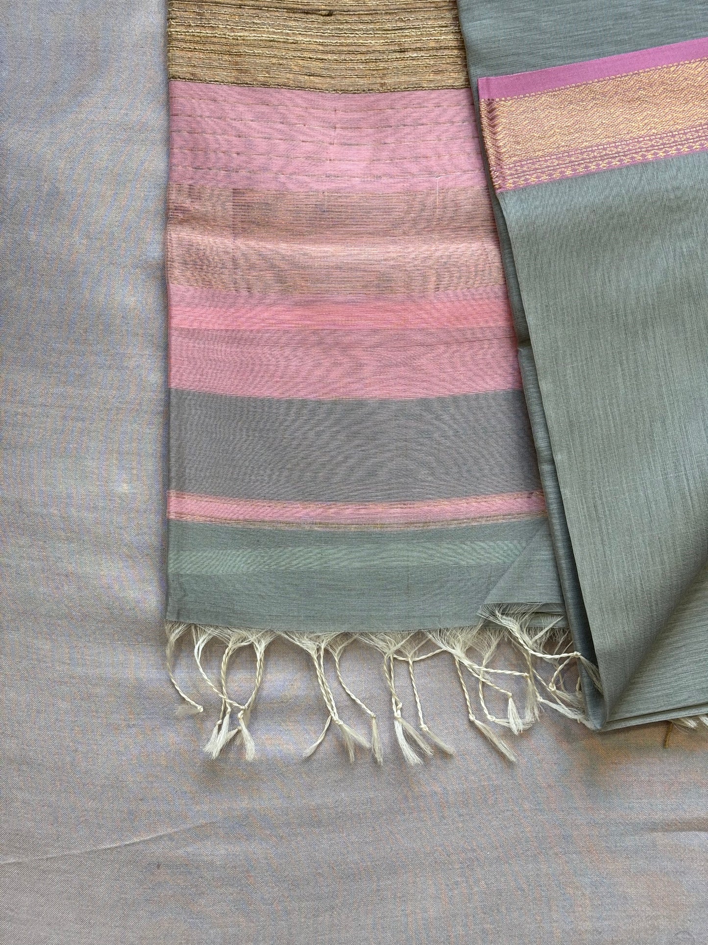 Traditional Maheshwari Rewa Border with Gicha/Kosa pallu Weaving Saree Grey & Baby Pink