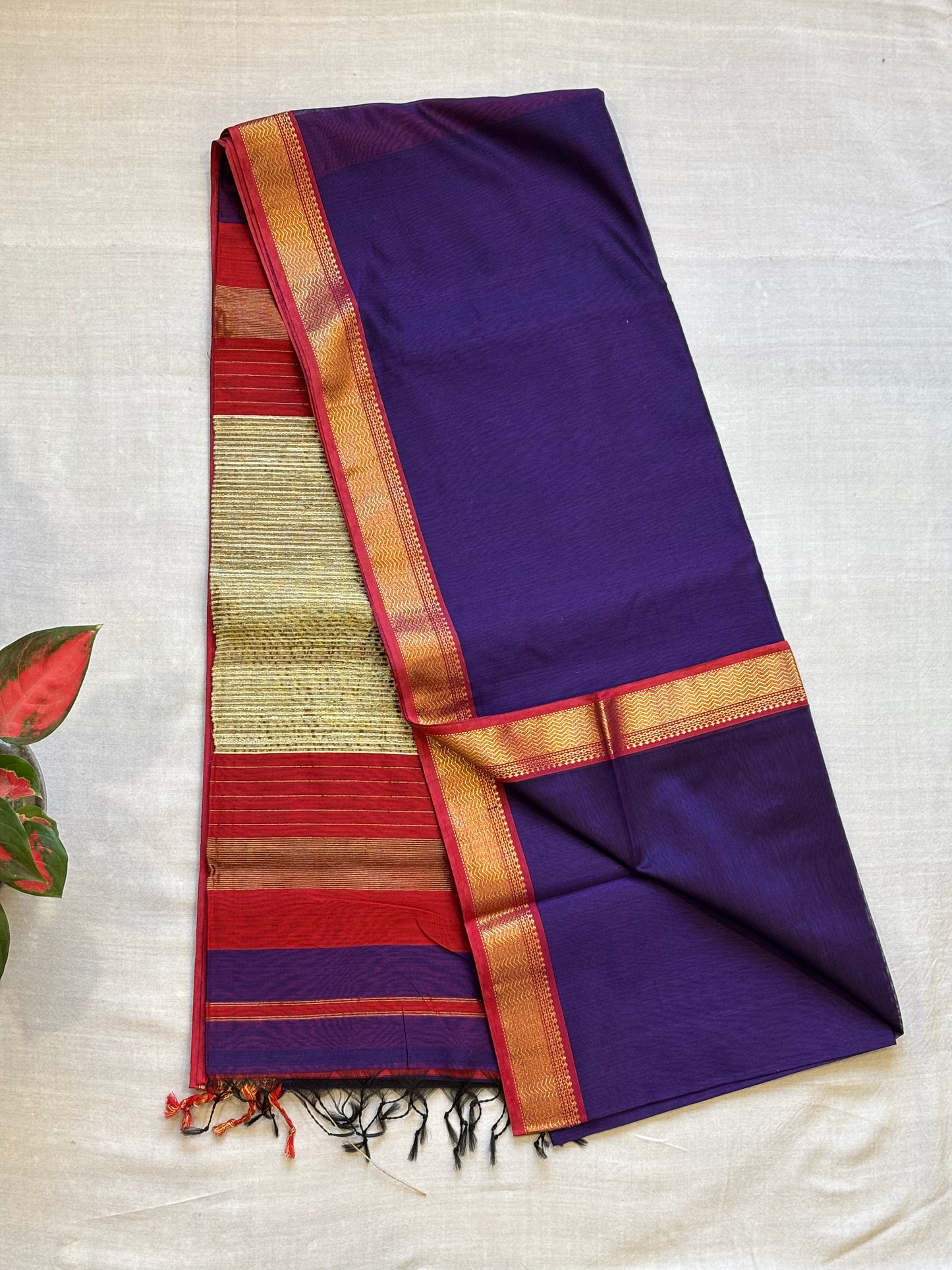 Maheshwari Rewa Border with Gicha/Kosa pallu Weaving Saree S4 Purple & Maroon