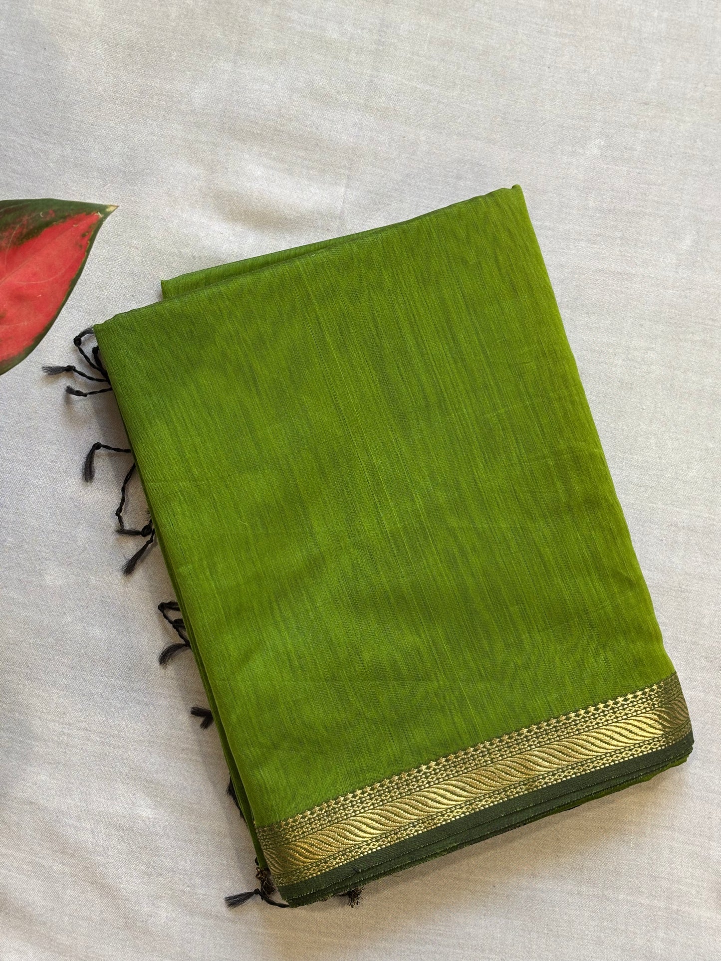 Traditional Maheshwari Zari Border Sarees with Gicha Weaving Pallu Sarees Green