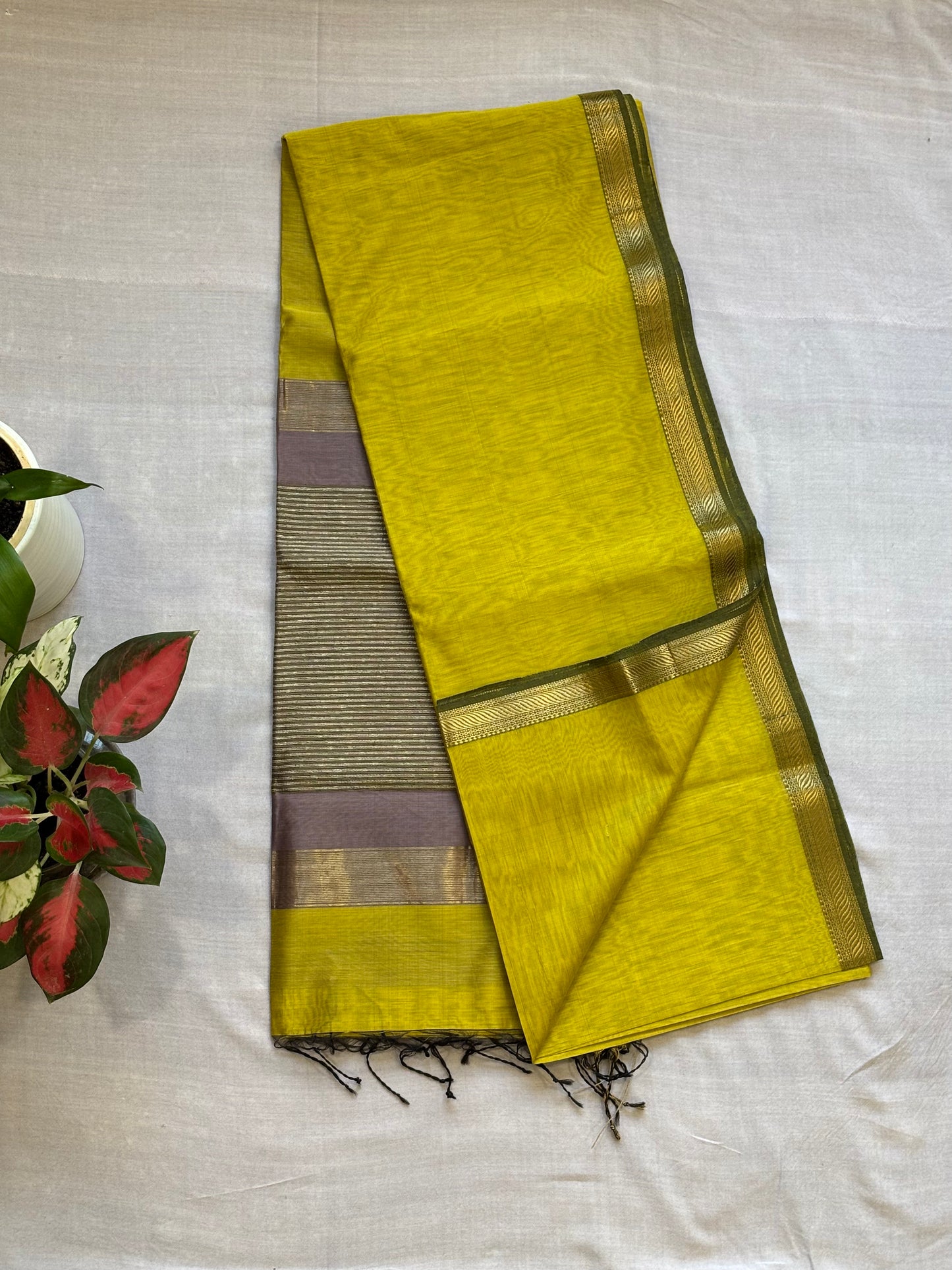 Maheshwari Zari Border Sarees with Gicha Weaving Pallu Sarees Pineapple Yellow